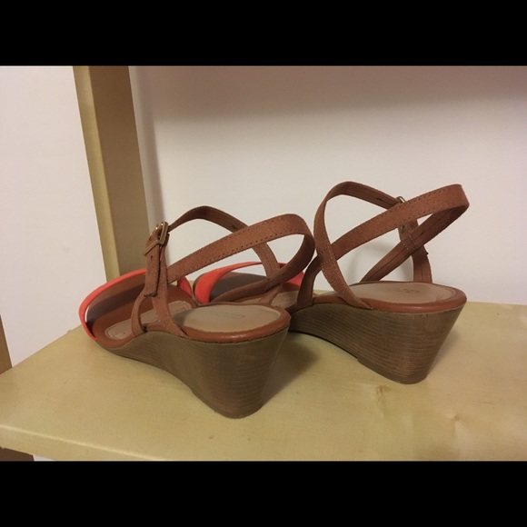 Azalea sandals. 7 US. Brown and red/orange. - Picture 4 of 4